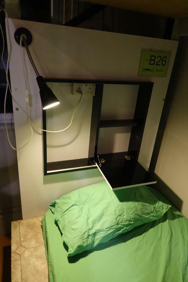 Gap Year Hostel Singapore Bagian luar foto